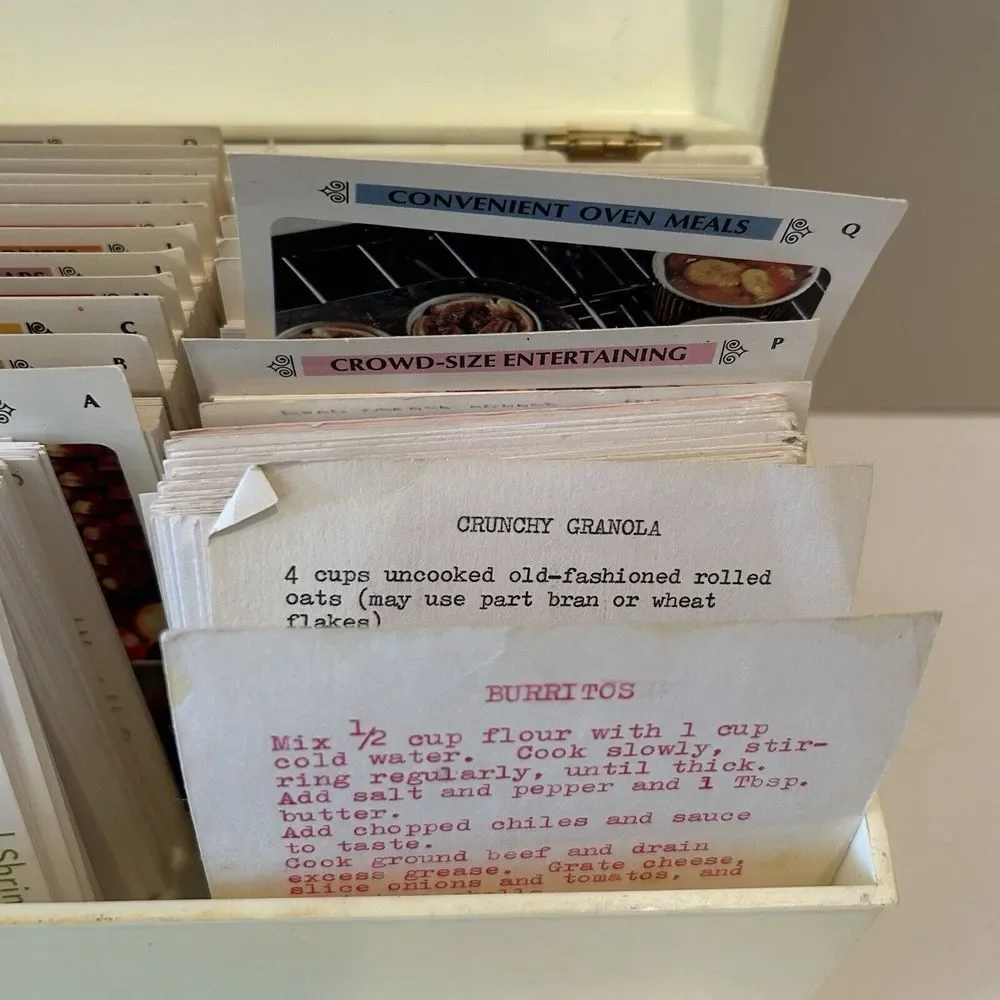 Vintage 1971 Betty Crocker‎ Recipe Card Library Box and Recipes